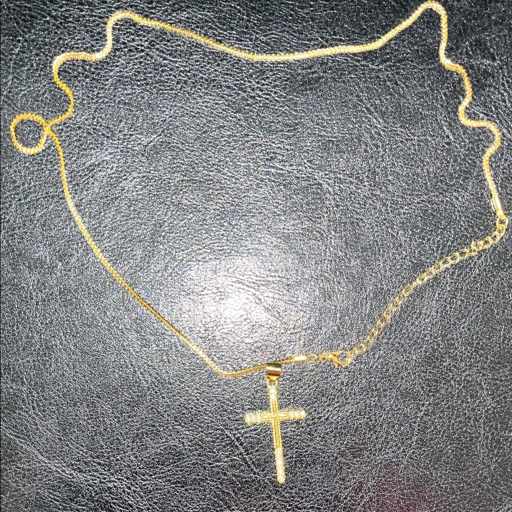 Gold Cross Pendant Necklace for Women - Elegant Everyday Chain